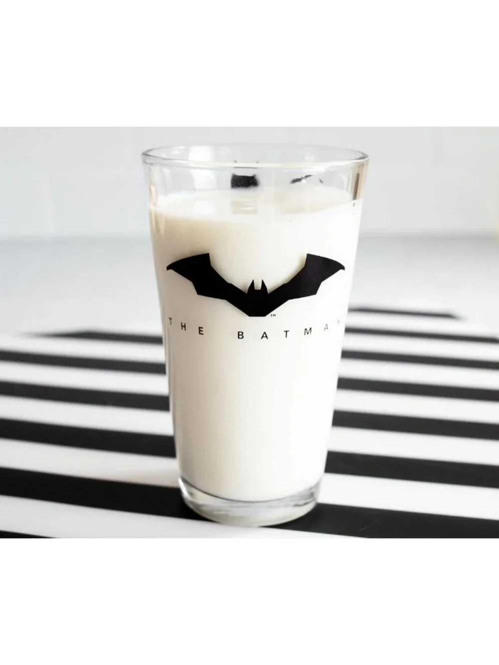 Batman Logo Pint Glass | 16oz Beer Mug for Home Bar, Pub Drinks & Gifts